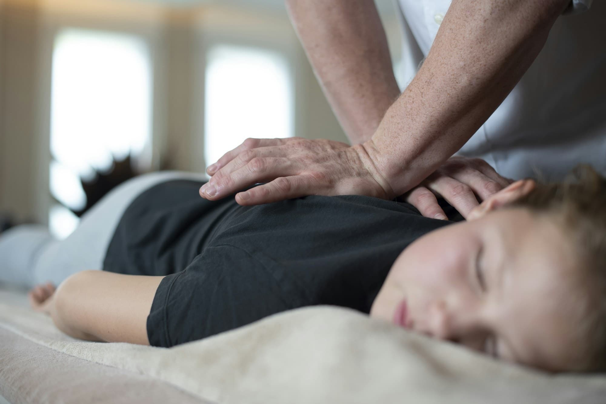 Reiki-Handauflegung zur energetischen Entspannung